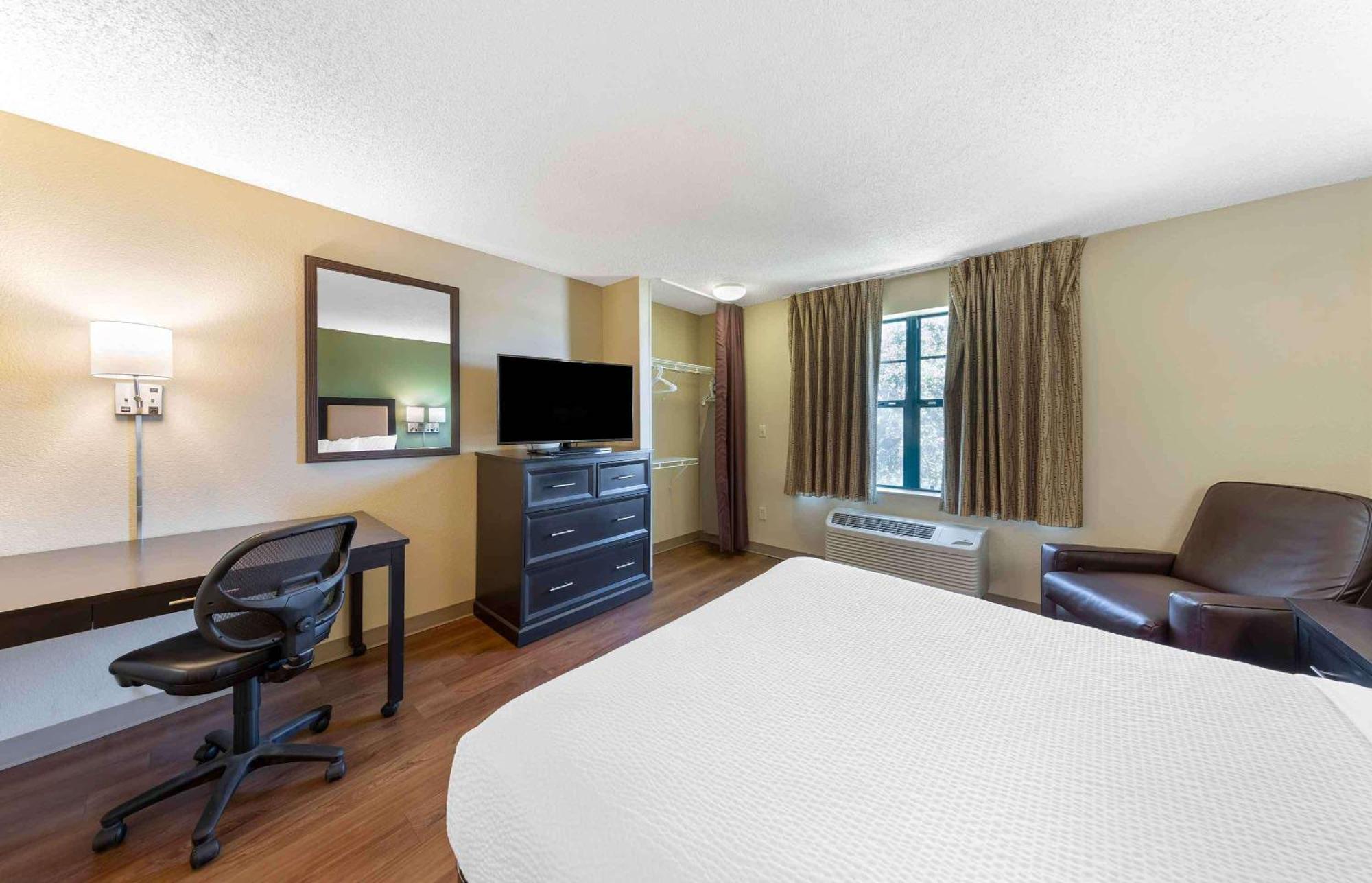 Extended Stay America Select Suites - Atlanta - Cumberland Mall Smyrna Exterior photo
